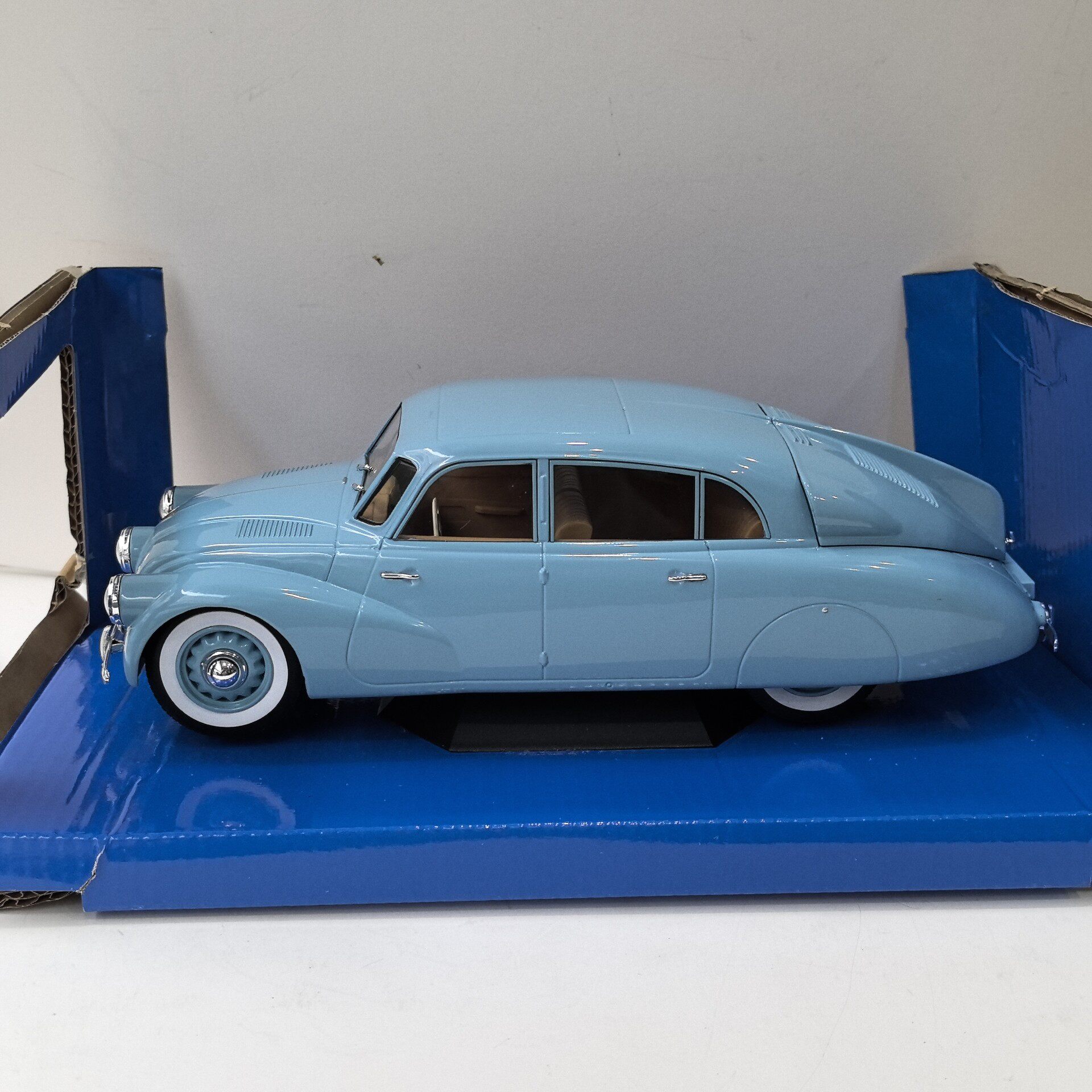 Модель автомобиля MCG Diecast  – обзор и цена Vintage Collectibles
